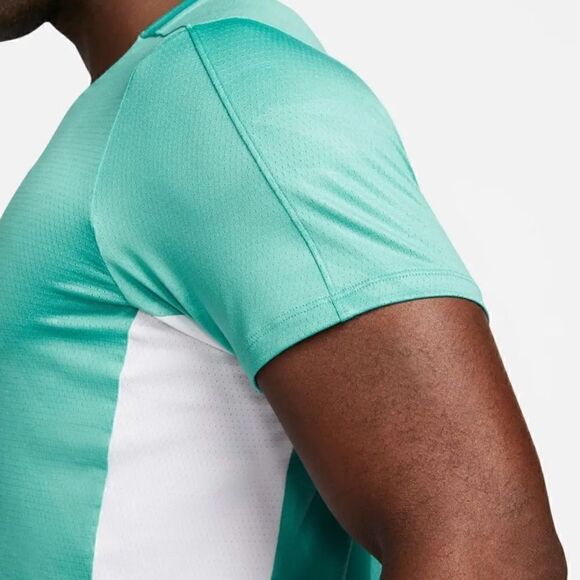 Nike Court Dri-FIT Advantage Printed Tennis Shirt - Picture 4 of 10